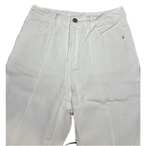 Vintage Flared cream colour size small
Nice stitching in the legs! - Picture 2 of 4